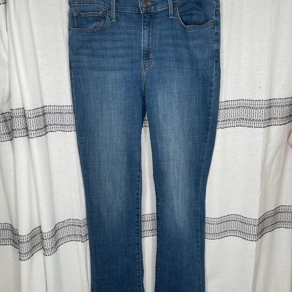 LEVI'S 512 Slimming Boot Mid Rise Jeans, Size 32 - Picture 4 of 10
